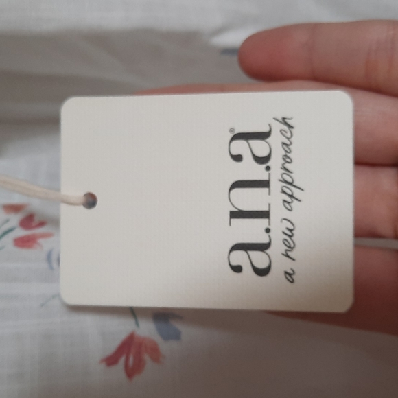 A.N.A women's top size XS New with tags - Picture 2 of 6